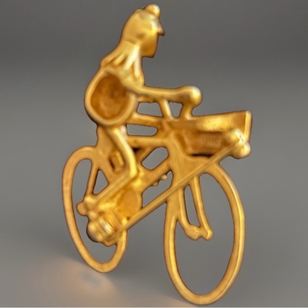 Jim Henson Kermit “Frog On A Bike”Productions JHP Rare Find Muppets Brooch Pin - Picture 2 of 2